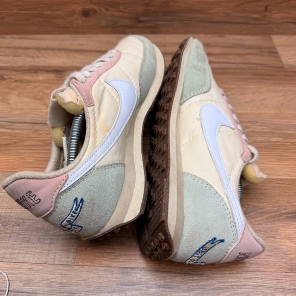 Nike Waffle Trainer 2 Cashmere Beige Women Sz 7 Casual Lifestyle Shoe DM7188-717 - Picture 4 of 9